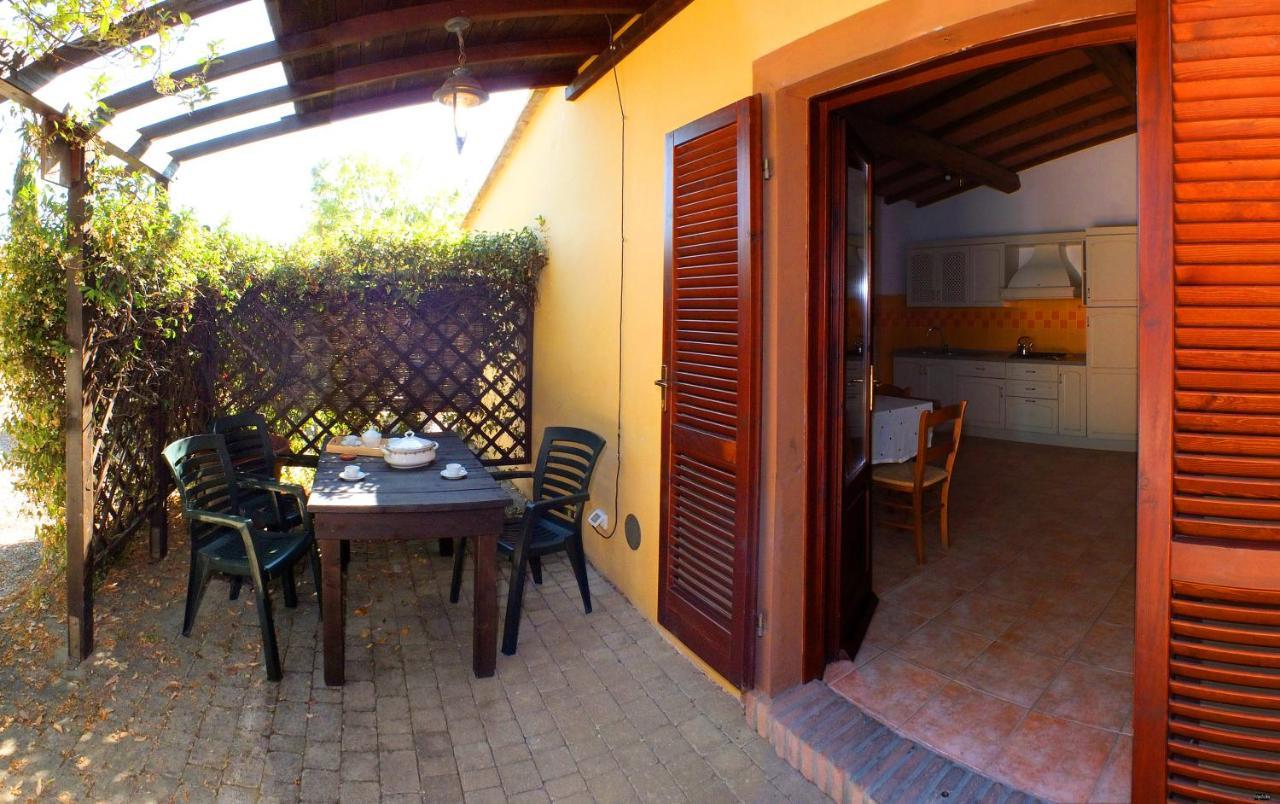 Agriturismo Le Pescine Vada Exterior photo
